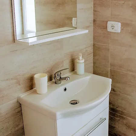 Yhome | Gulli's Palace * Turin