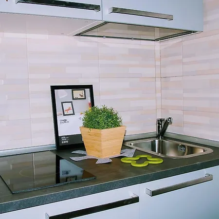 Yhome | Gulli's Palace