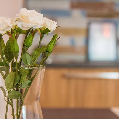 Yhome | Gulli's Palace Daire *