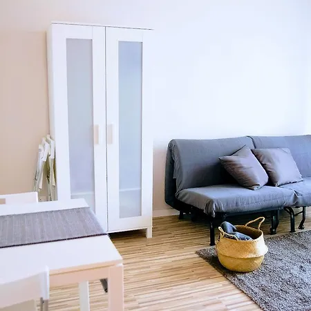 Yhome | Gulli's Palace Daire *