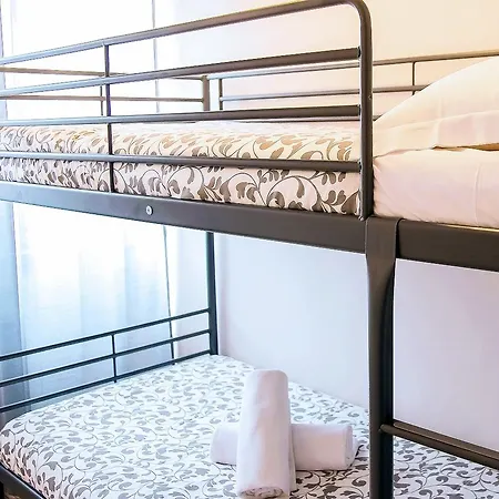 Yhome | Gulli's Palace Daire *