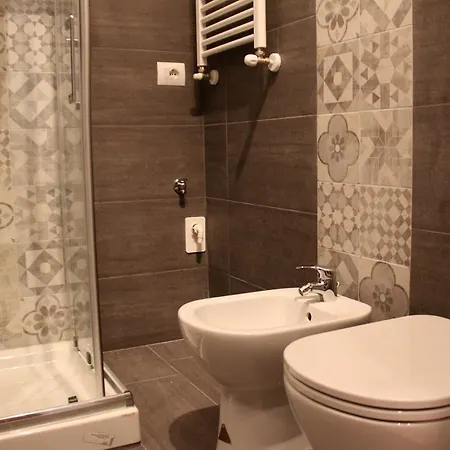 Yhome | Gulli's Palace Daire *